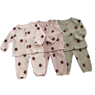 China 2021 Autumn New Baby Outfits Lovely Cartoon Bear Waffle Toddler Breathable Girls and Boys Clothes Set Kids Clothing for sale