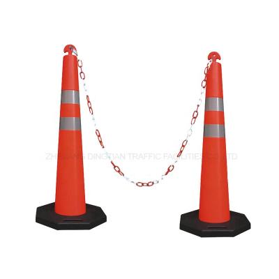 China New plastic with plastic base DINGTIAN rubber traffic draftsman portable reflective cone post with plastic chain for sale