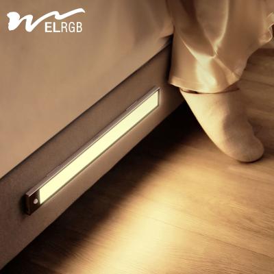 China 6000K Rechargeable Closet Light 65-160LM Motion Sensor Wardrobe Light for sale