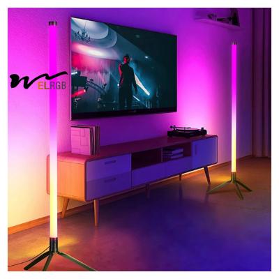 Cina APP Control Smart Floor Lamp Lamp LED luci decorative RGB Smart Standing Lamp in vendita