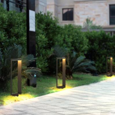 China Modern Simple Style Modern Ip54 Led 6-10w Garden Yard Outdoor Waterproof Triangular Column Light for sale