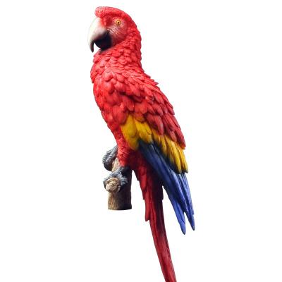 China Realistic Tree Outdoor Decoration Garden Statue Europe Resin Parrot Macaw Tropical Parrot Sculpture Ornament for sale