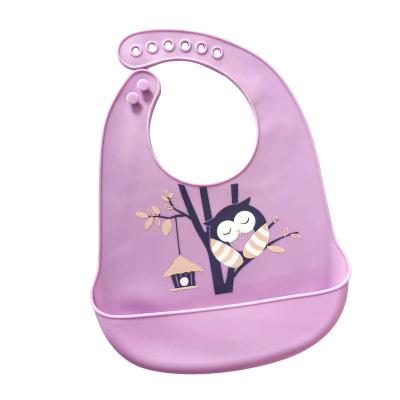 China Easy Adjustable Animal Waterproof Dripping Saliva Soft Carry Crossbody Bags Wash Free Silicone Bib Printed for sale