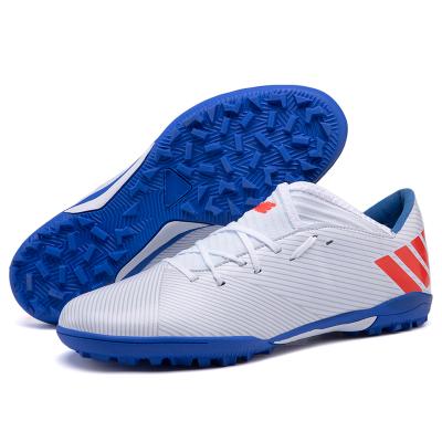 China Fashion\Comfortable\Durable\Breathable\Lighted Lace-Up Soccer Shoes Adults Indoor Soccer Shoes 2020 New Training Sneakers Male And Women Sport Shoe for sale