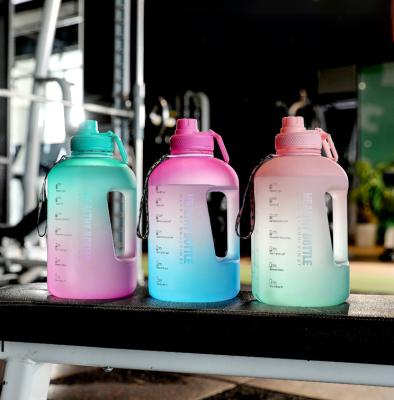 China Ton Bucket Cup Water Bottles Gym Portable Jug Large Capacity Plastic Motivational Water Bottles With Time for sale