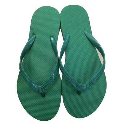 China Disposable quality and quantity assured men flip flops summer pe slipper for sale