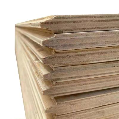 China Modern Linyi 15mm 18mm Film Faced Poplar Plywood Grooved Plywood For Constructions for sale