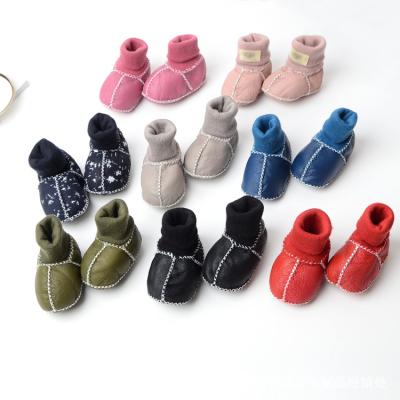 China Custom Round Winter Warm Hairy Fur Infant Toddler Prewalker Shoes Infant Baby Shoes Booties Newborn for sale