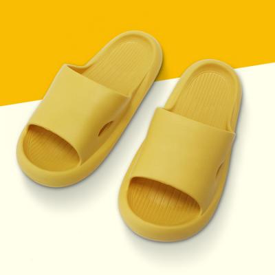 China Fashion Trend Women's Summer Cloud Sandal Bedroom Bathroom Slippers EVA Slides Custom Logo Unisex Slippers for sale