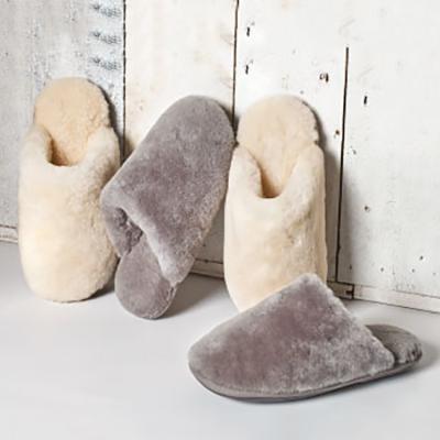 China Custom Made Fashion Trend Fuzzy Shearling Fur Cozy Memory Foam Warm Indoor Bedroom Fluffy Sheepskin Slippers Women for sale