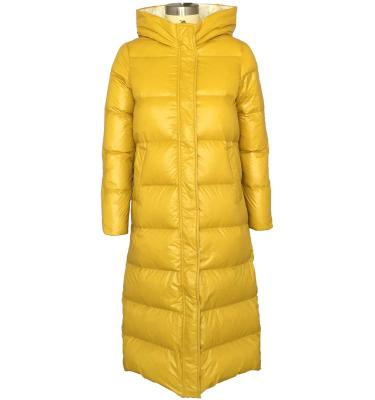 China Ultralight Breathable Women's Long Duck Down Jacket Winter Outdoor Fashion Down Jacket for sale