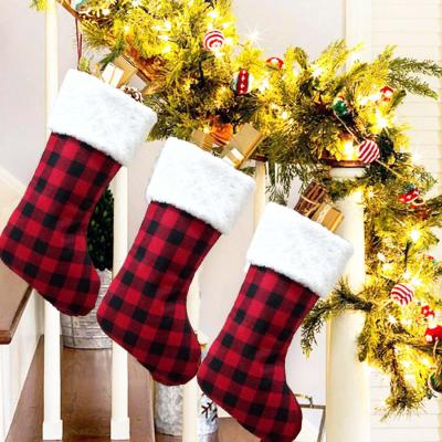 China Chirstmas Decor Xmas Gift Sack Christmas Door Decorations Plaid Fabric Christmas Socks Hanging Gift Bag for sale