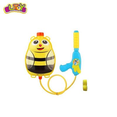 China Children's Cartoon Bee Backpack Water Gun Funny Swimming Backpack Water Gun Toys for sale