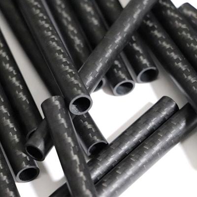 China 100% 3K Echte koolstofvezelbuizen T300 Carbon Tube Mat Plain Carbon Fiber Pipe Te koop