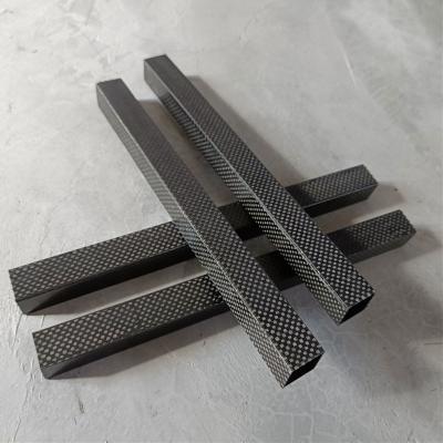 China Radiación ultravioleta anti del tubo rectangular resistente ULTRAVIOLETA de la fibra de carbono en venta