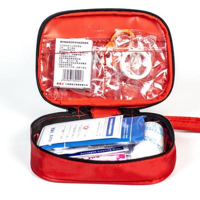 China Custom Multifunctional Emergency Medical First Aid Kit Bag Portable Outdoor Waterproof Survival First Aid Kit With Supplies zu verkaufen