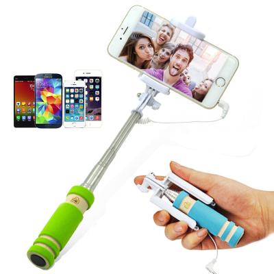 China Hot Selling Expandable Handheld Selfie Stick 3.5mm Wired Selfie Stick Monopod 2020 Foldable Mini Fashion Flexible Adjustable Selfie Stick For IOS Android Mobile Phone for sale