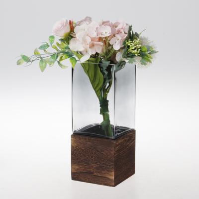 China Nordic Eco-friendly Style Square Flower Vase Wicker Bottom Glass Vase Customized With Wedding Decoration for sale