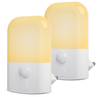 China Modern Dimmable 1W LED Night Light Adjustable Dusk To Dawn Light Sensor Plug-In LED Night Light 2700K for sale