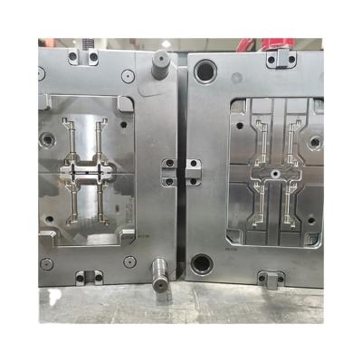 China Hot New Style Steel Runner Plastic Injection Molding Car Appliances Cold With Subgate for sale