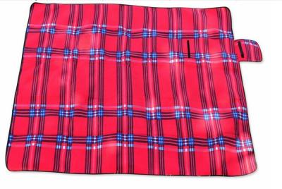 China Red Outdoor Camping Mat Waterproof Picnic Blanket Polyester Sponge Material for sale