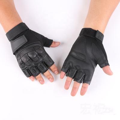 China Hunting Sports Tactical Outdoor Fitness Performance Field Mountaineering Half Finger Retraining Gloves for sale