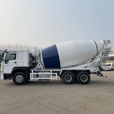 Chine Sinotruk Howo Nouveau véhicule de remorque d'occasion 10 à 18 mètres cubes Capacité de béton-ciment Mixeur de camions avec pompe à vendre