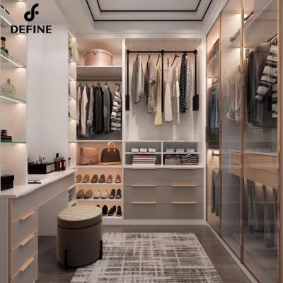 China Other Modern Home Furniture Villa Freestanding Large Customer Clothes Closet for sale