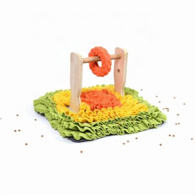 China Wonderful Breathable Slow Food Puzzle Ring Wooden Shelf Pet Sniff Mat Outdoor Mat Training Dog Paw Paw Leak Food for sale