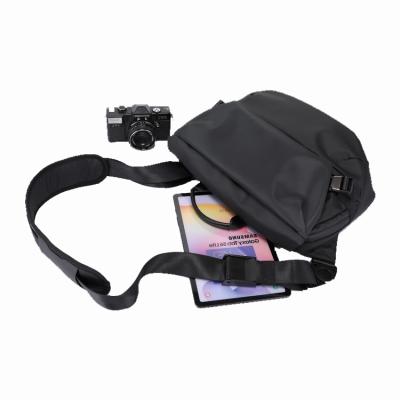 China Water Proof Portable Custom Portable Pussy Pack Belt Pouch Waist Bag Banana Phone Bag Traveling Recycling Bag for sale