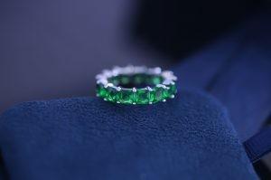 China Emerald Sterling Silver Custom Jewelry Square Diamond Rings for sale