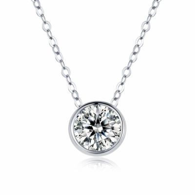 China Women 1ct Diamond Moissanite Solitaire Necklace 925 Sterling Silver OEM for sale