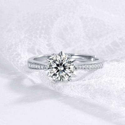 China Custom Solitaire Moissanite Jewelry 1ct Engagement Rings Emerald Cutting for sale