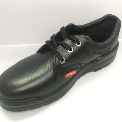 China low-top shoes 2021 Hot-selling casual works shoes Anti-sensational safety sports shoes for sale