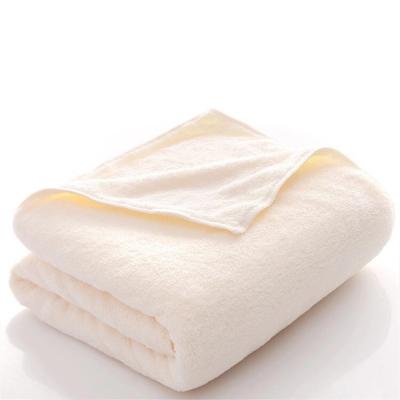 China Custom absorbent polyester towel edgeless microfiber fleece coral car cleaning towel for sale