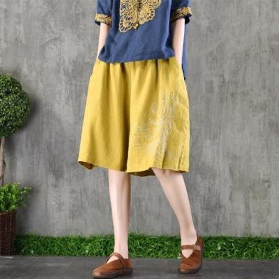 China Plus Size Embroidered Pants Five Point Women for sale