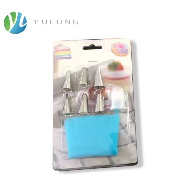 China Hot Sale Disposable Bag Set Disposable Silicone Food Grade Material Customized Disposable Pastry Bag Sets Baking Spikes for sale