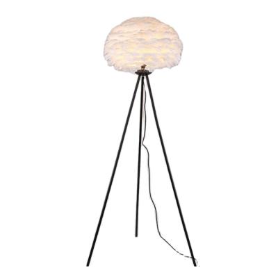 China Nordic Dimmable Standing Lights With Feather Lampshade Standing Led Floor Lamp Living Room Floor Lamp for sale