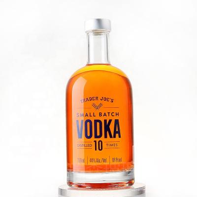 China Beverage Vodka Bottle Glass Vodka Bottle 700ml Screw Top Liquor Bottle for sale