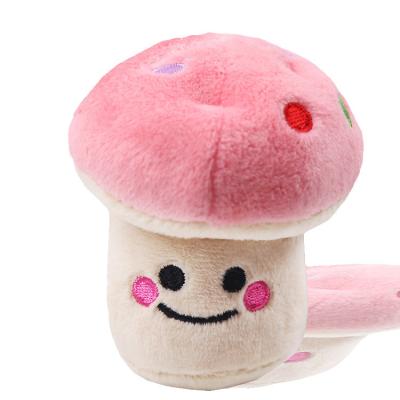 Chine Jouets 10cm vocaux créatifs de peluche de champignon pour l'animal familier à vendre