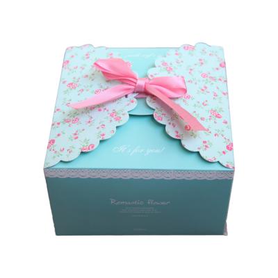 China Business& Wholesale Customized Beautiful Shopping Ribbon White Paper Card Folding Box Packing Box For Gift Business Methods for sale