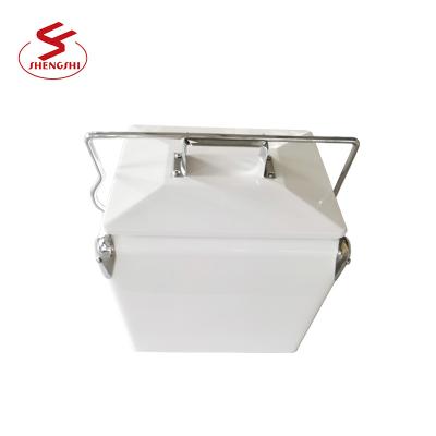 China Good Quality White Custom Vintage 17L Retro Cooler Boxes Sustainable Picnic Camping Beach Metal Ice Cooler for sale