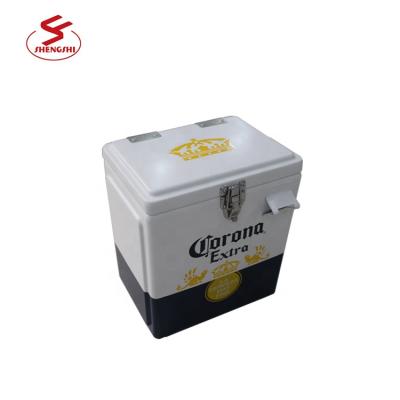 China Sustainable Portable Extra Metal Crown 7L Outdoor Cooler Wine Box for sale