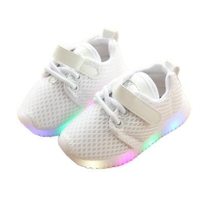 China New Style Ignition Girls Shoes Breathable White Luminous Korean Flash Children's Sports Casual Shoes for sale