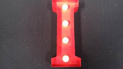 Chine La lettre lumineuse de LED allume des lettres de chapiteau en métal pour la couleur rouge de décoration de partie à vendre