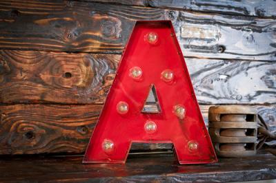 Chine La LED rouge a allumé des lumières de lettre de chapiteau, lettres de chapiteau lumineuses par cru d'alphabet à vendre