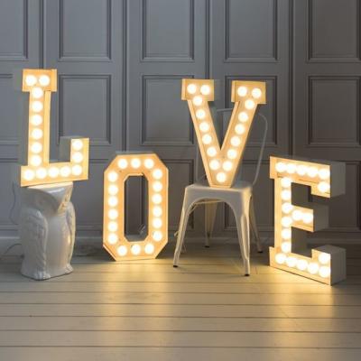 Chine L'alphabet LED de style d'amour s'allument marque avec des lettres des lumières signent pour Noël/noce à vendre