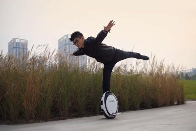 China Long Distance 12~15km Gyro Stabilized Electric Unicycle scooter monocycle for sale