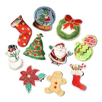 China Cheap Price Fashion Embriodery Patch For Clothing Christmas Sequin Snowman Patch Decorative Decal Santa Claus Embroidery Patch for sale