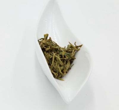 China Bud and tow leaves wholesale hot sale special grade high quality 100% pure nature Yunqiu green tea for sale